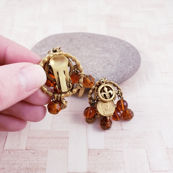 RARE VINTAGE NAPOLEON, GENERAL BONAPARTE CLIP EARRINGS - Picture 3 of 7